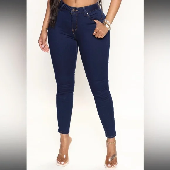 BOOTY SHAPING DARK WASH DENIM JEANS - Picture 1 of 3